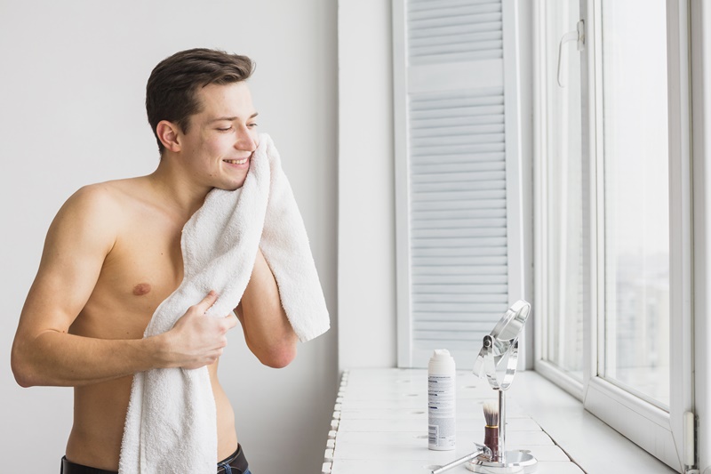Người bệnh cần tắm nhanh và lau khô người sau tắm