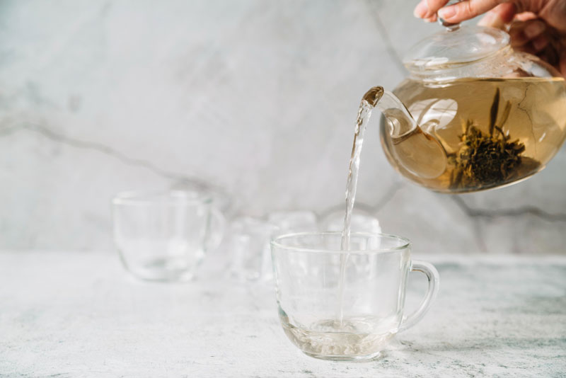 Bạn cần tránh sử dụng nhân sâm với trà 