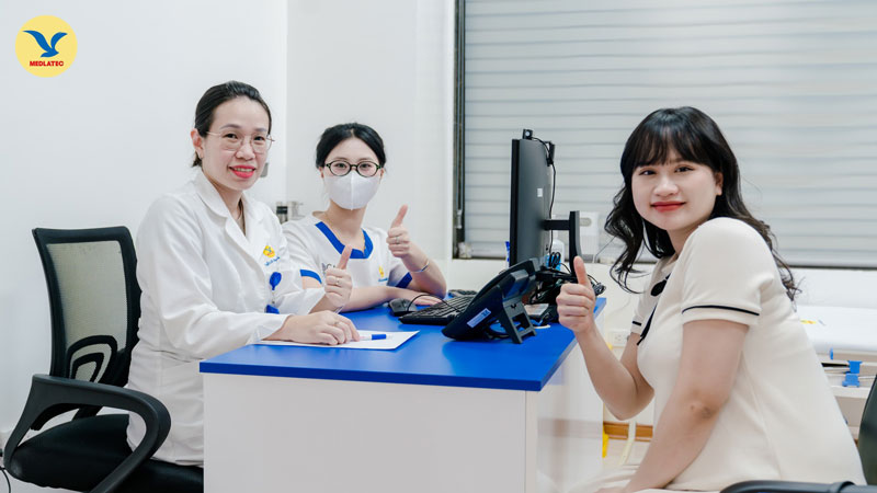 Nếu nhận thấy dấu hiệu cảnh báo động thai, chị em nên đi khám tại các cơ sở y tế uy tín