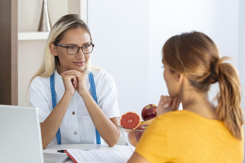 Bệnh nhân suy thận, tiểu đường cần có hướng dẫn chi tiết về chế độ dinh dưỡng từ bác sĩ chuyên khoa