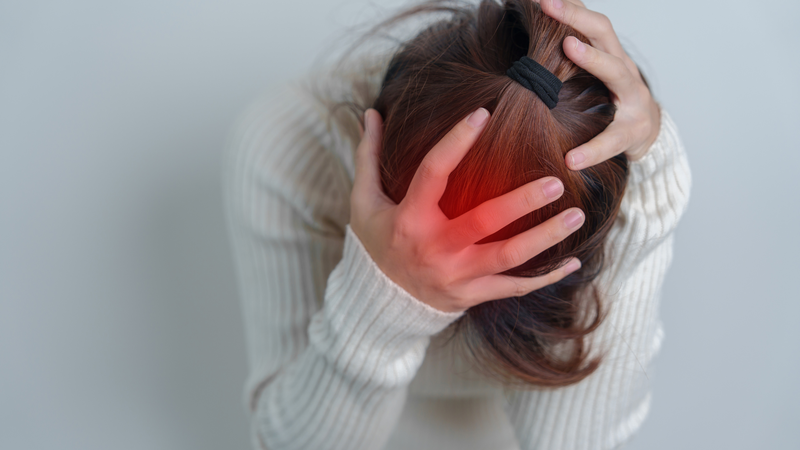 Đau đầu dai dẳng là một trong những dấu hiệu u não lành tính 