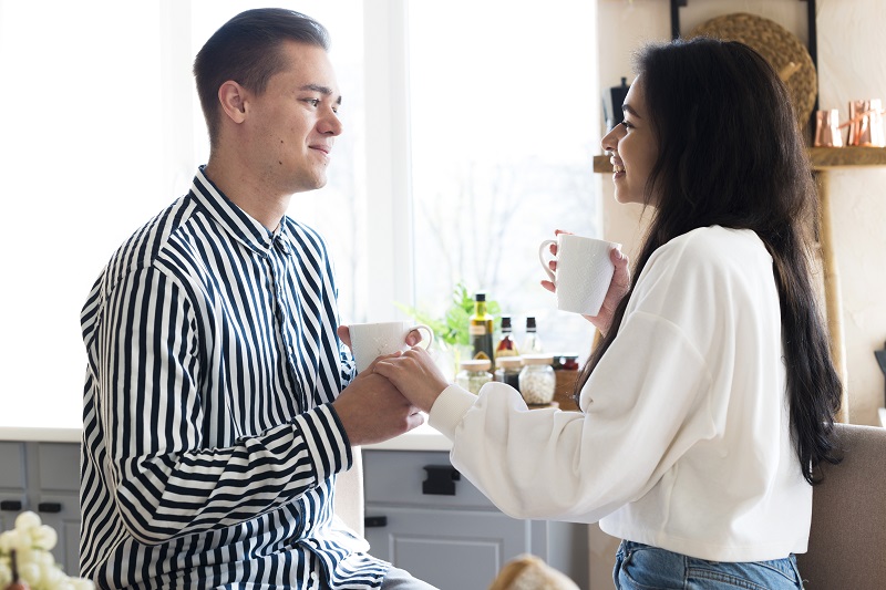 Chia sẻ với bạn đời giúp nam giới giảm áp lực tâm lý, được hỗ trợ điều trị bệnh hiệu quả