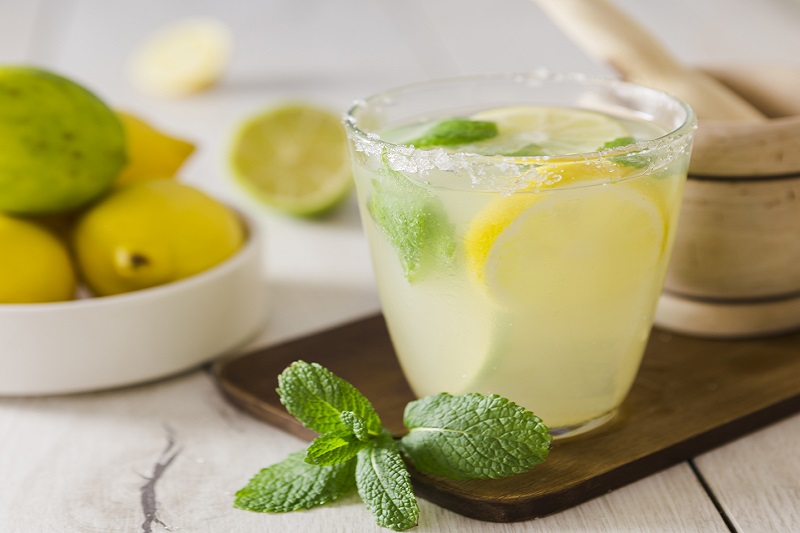 Uống nước chanh giảm mỡ máu chỉ dùng để hỗ trợ điều trị, không thể thay thế thuốc do bác sĩ chỉ định