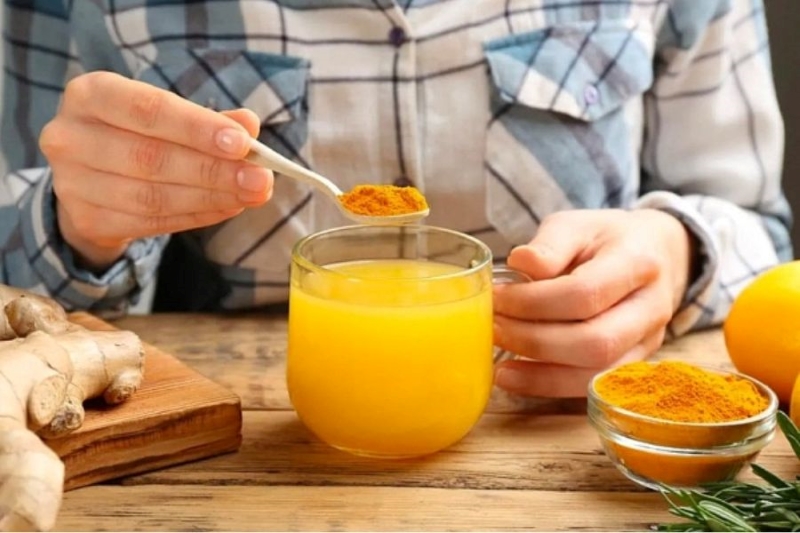 Bạn đọc nên nắm rõ cách uống tinh bột nghệ chữa đau dạ dày