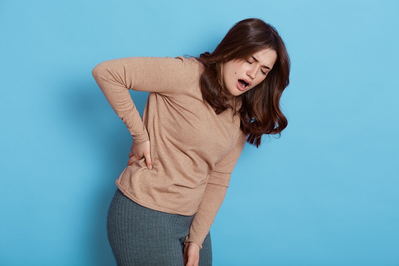 Một số phụ nữ mang thai thời kỳ đầu có thể ra máu báo thai kèm đau lưng nhẹ