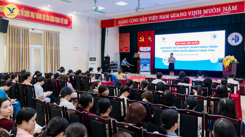 Toàn cảnh hội nghị diễn ra tại Trạm Y tế phường Sơn Tây 