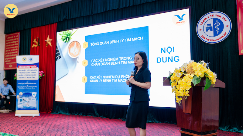TS.BS Trịnh Thị Quế trình bày báo cáo tại hội nghị 
