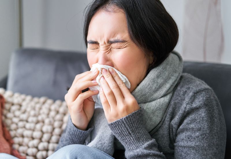 Dùng gừng để hỗ trợ chữa cảm cúm tại nhà có thể hiệu quả trong những trường hợp nhẹ và mới khởi phát