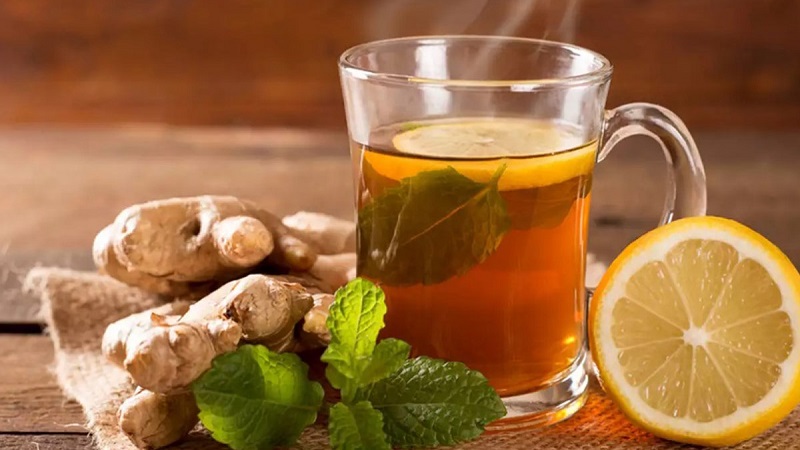 Nên uống nước gừng khi còn ấm để phát huy tối đa công dụng 