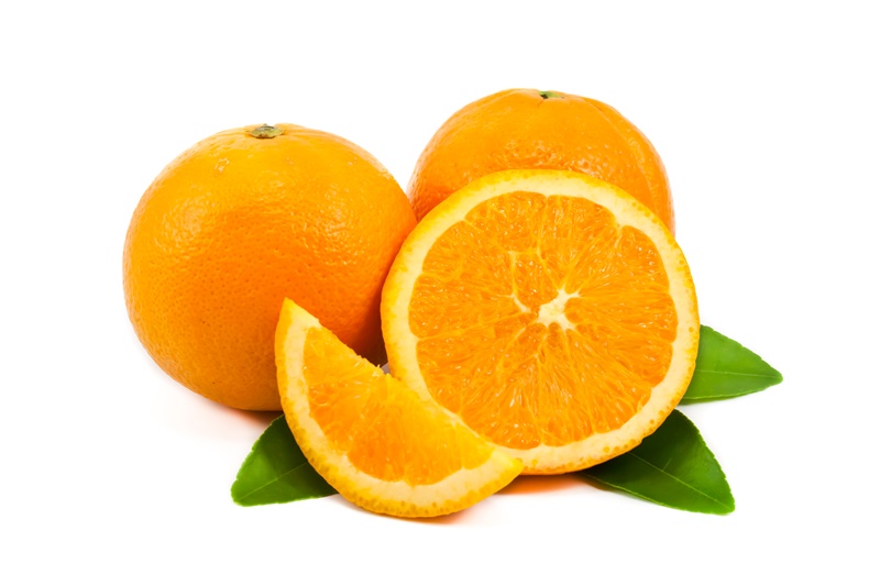 Người bệnh nên ăn nhiều cam để bổ sung thêm vitamin C để ngăn ngừa chảy máu cam 