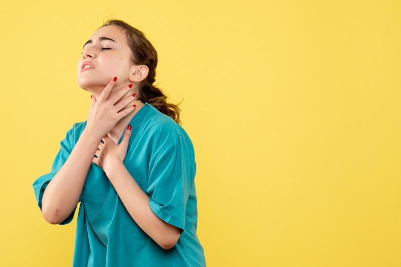 Người bệnh có thể bị đau họng sau khi cắt amidan 