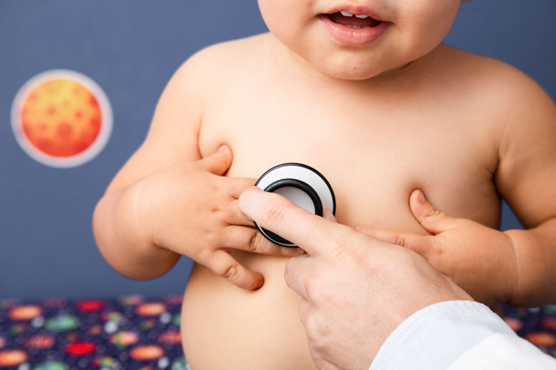 Ăn cá hồi giúp bảo vệ sức khỏe tim mạch cho bé