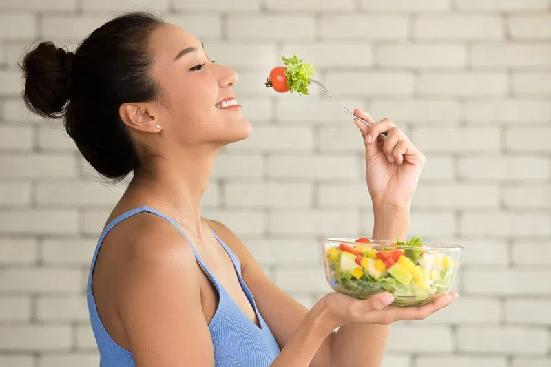 Kết hợp cùng chế độ dinh dưỡng phù hợp để cải thiện vòng 1 rõ rệt 