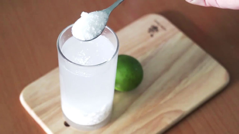 Bột sắn dây kết hợp cùng chanh là sự lựa chọn của nhiều chị em 