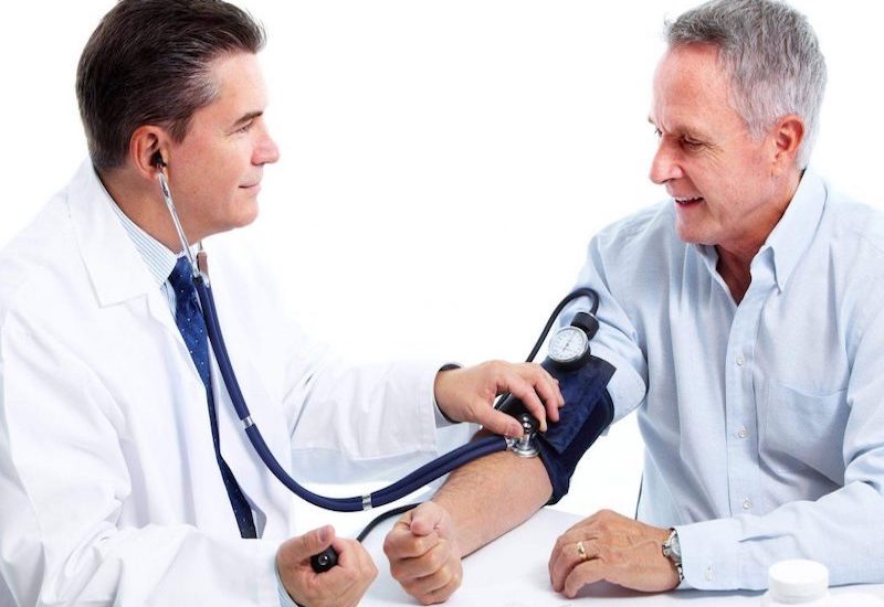 Người bệnh cần theo dõi huyết áp chặt chẽ trong thời gian sử dụng thuốc huyết áp Lisonorm 