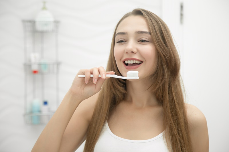 Đánh răng sai cách có thể gây sưng nướu 