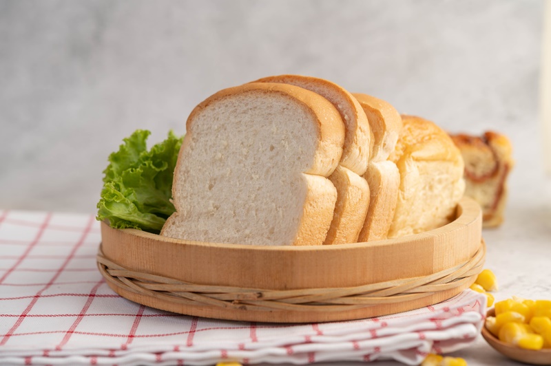 Rất nhiều bệnh nhân thắc mắc “bị u tuyến giáp có ăn được bánh mì không”