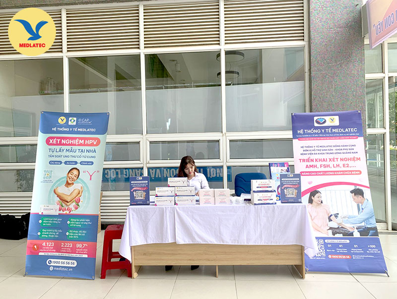 Gian hàng trưng bày của MEDLATEC tại Hội thảo khoa học lần này 