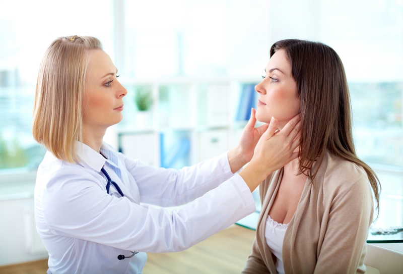Chủ động thăm khám và điều trị sớm để hạn chế biến chứng do zona thần kinh gây ra 