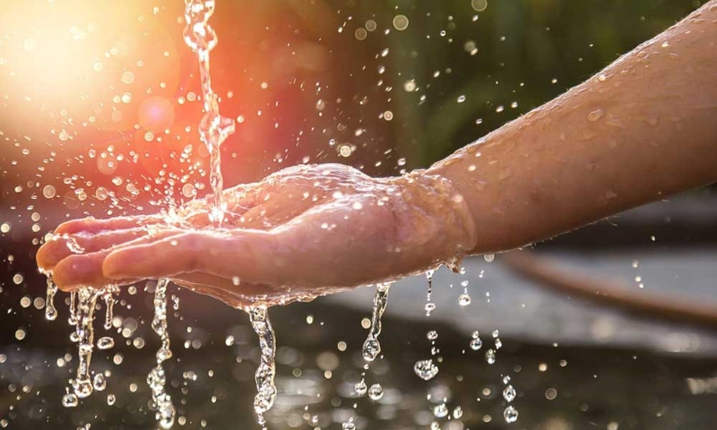 Đảm bảo nguồn nước sạch là biện pháp quan trọng phòng ngừa bệnh giun rồng 