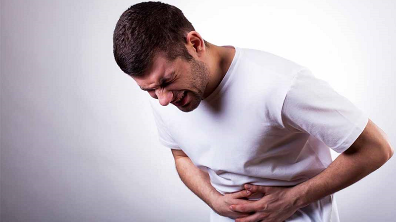 Chủ động thăm khám nếu tình trạng không xì hơi được kết hợp với đau bụng dữ dội 