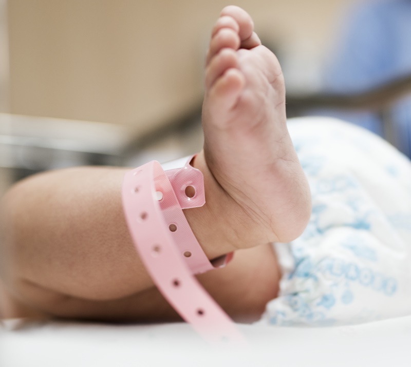 Xét nghiệm mẫu máu gót chân của trẻ sơ sinh giúp phát hiện nhiều bệnh lý cho trẻ