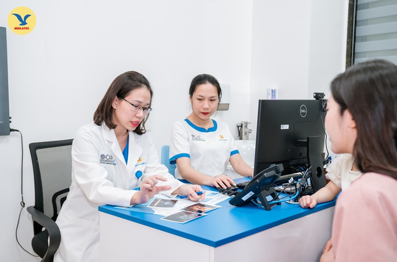 Chị em nên thăm khám và xét nghiệm tại những cơ sở y tế uy tín