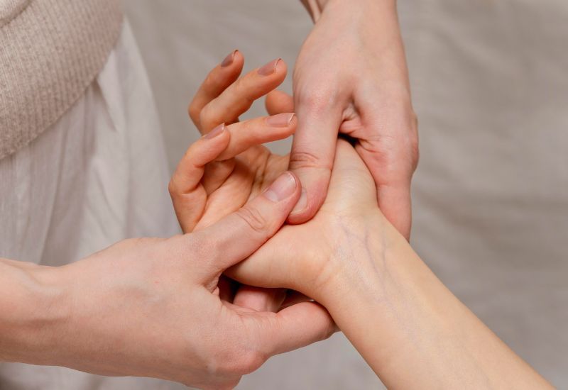 Chữa viêm phế quản bằng diện chẩn là phương pháp trị liệu phản xạ