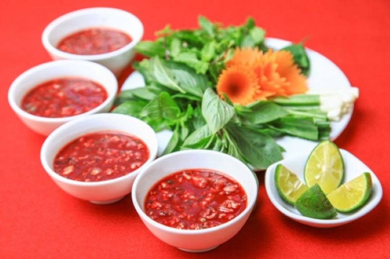 Tác nhân gây sán lá gan thường đến từ các thực phẩm sống 