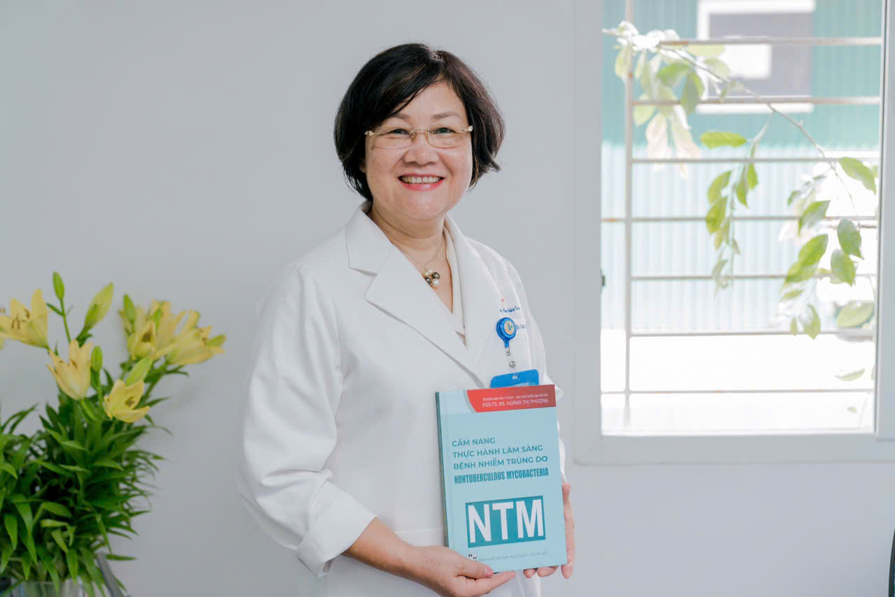 PGS.TS.BS Hoàng Thị Phượng - tác giả của cuốn Cẩm nang về chủ đề vi khuẩn không lao đầu tiên xuất bản tại Việt Nam