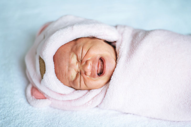 Âm thanh lớn có thể ảnh hưởng đến khả năng phát triển ngôn ngữ ở bé