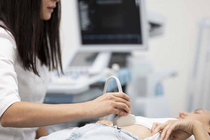 Phần lớn các trường hợp u lành buồng trứng, bệnh nhân chỉ cần theo dõi định kỳ bằng siêu âm.