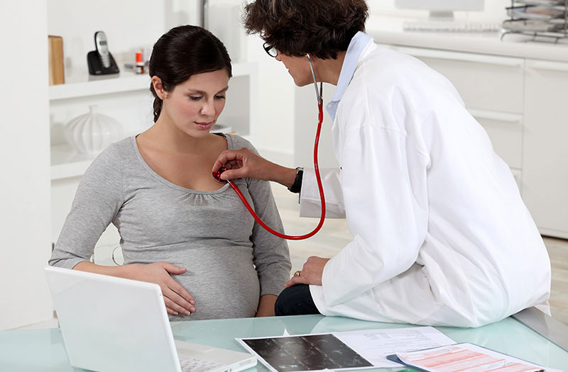 Các vấn đề liên quan đến nhịp tim phụ nữ mang thai và cách giải quyết