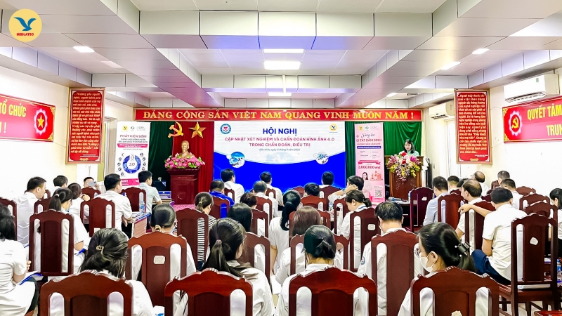 Toàn cảnh hội nghị y khoa “Cập nhật vai trò của xét nghiệm trong chẩn đoán, điều trị” do Hệ thống Y tế MEDLATEC phối hợp cùng Trung tâm Y tế thị xã Quế Võ tổ chức