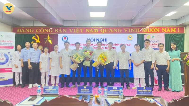 Ảnh chụp lưu niệm tại hội nghị 