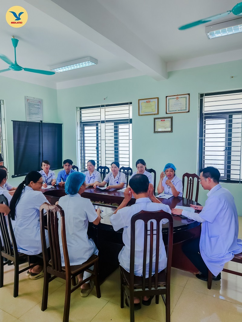 MEDLATEC phối hợp cùng Trạm Y tế xã Phúc Thọ thăm khám sức khỏe cho người có hoàn cảnh khó khăn, người khuyết tật trên địa bàn xã 