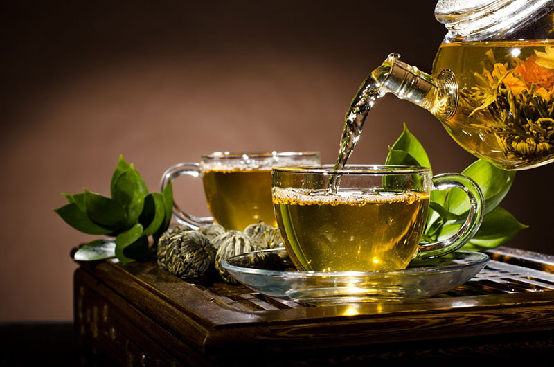 Bạn đọc có thể hãm trà từ lá vông để sử dụng 