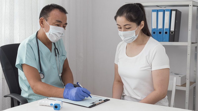 Sau quá trình chẩn đoán, người bệnh được bác sĩ hướng dẫn phương pháp điều trị suy tuyến thượng thận