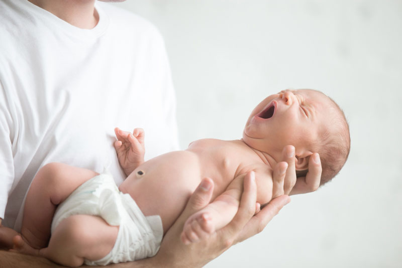 Tim của trẻ sơ sinh khỏe mạnh thường đạt trên 100 nhịp/phút