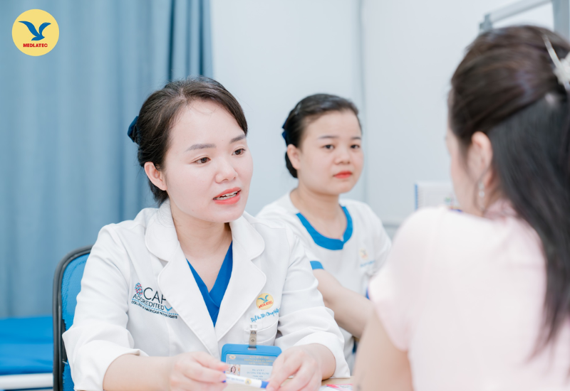 Để đạt hiệu quả khi điều trị u xơ tử cung, bạn cần được thăm khám, theo dõi và tư vấn điều trị từ bác sĩ chuyên khoa