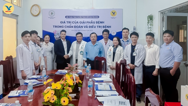 Ảnh chụp lưu niệm trong khuôn khổ chương trình 