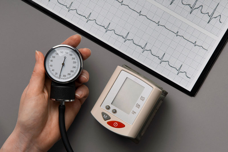 Tụt huyết áp là tác dụng phụ thường xuất hiện sau khi tiêm thuốc gây tê