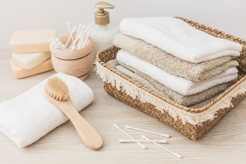 Bạn không nên dùng chung khăn tắm cũng như các món đồ cá nhân với người khác