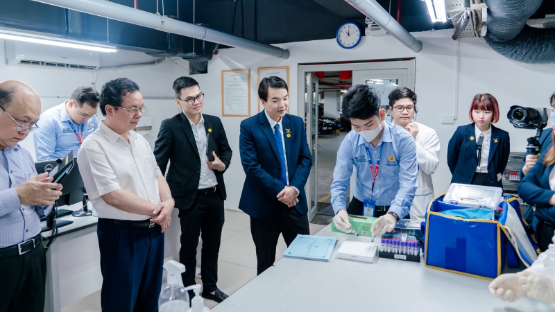 Đoàn công tác thăm quan mô hình dịch vụ lấy mẫu xét nghiệm tại nhà  