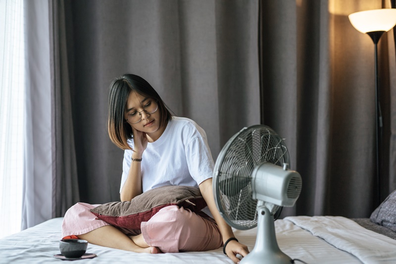 Nhiều người thắc mắc “bị sởi có kiêng gió quạt không”