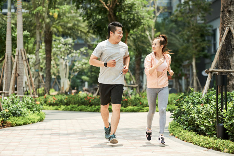 Đi bộ mỗi ngày rất tốt cho xương khớp 
