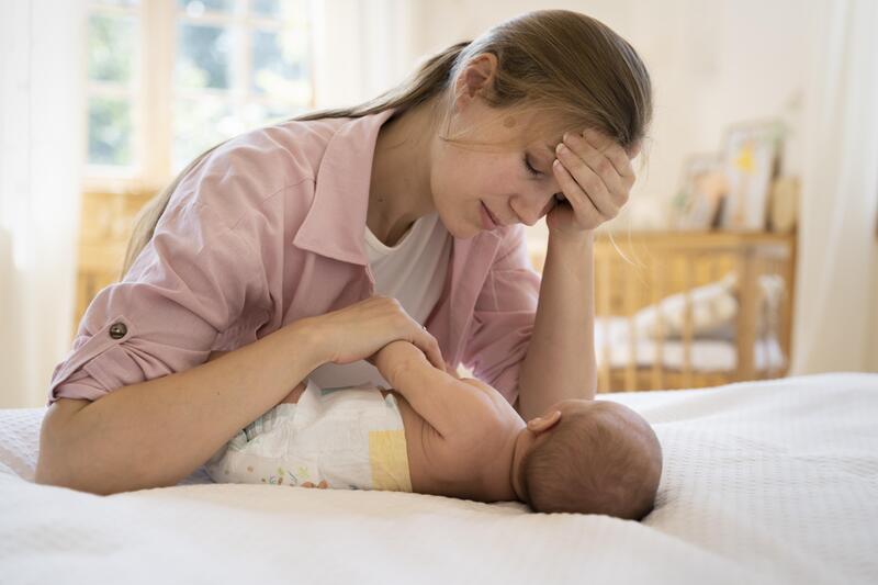 Thiếu máu từ khi sinh ra là tình trạng thiếu máu do cơ thể không sản xuất đủ hồng cầu hoặc hemoglobin