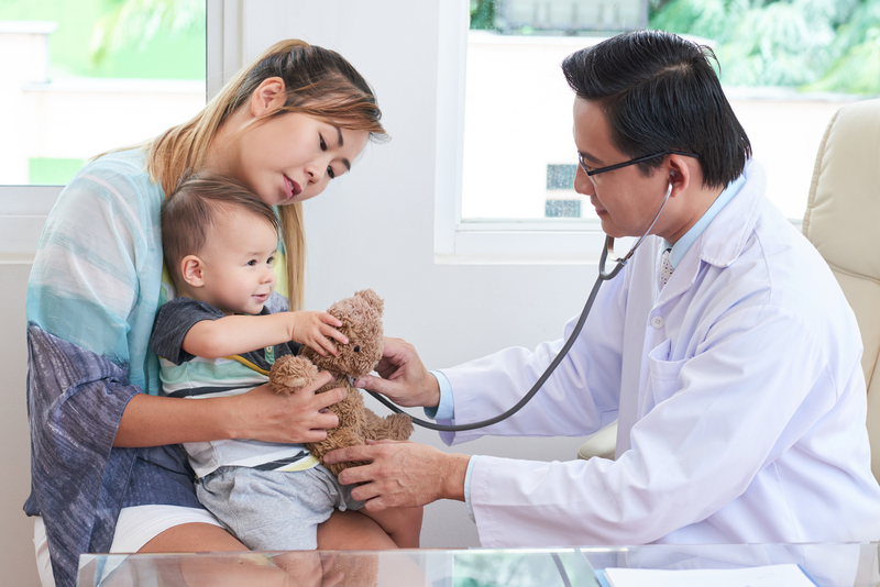 Bác sĩ sẽ thăm khám lâm sàng để định hướng chẩn đoán chính xác bệnh