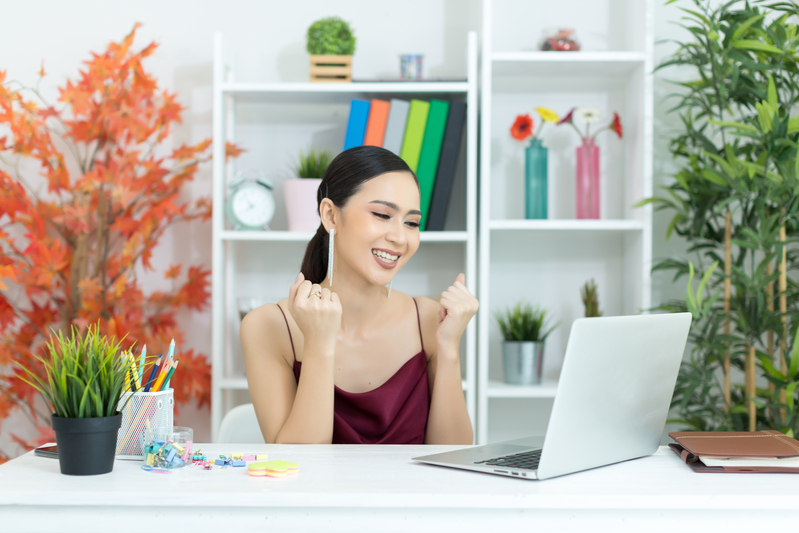Giữ đúng tư thế làm việc giúp khắc phục hiệu quả hội chứng cổ rùa