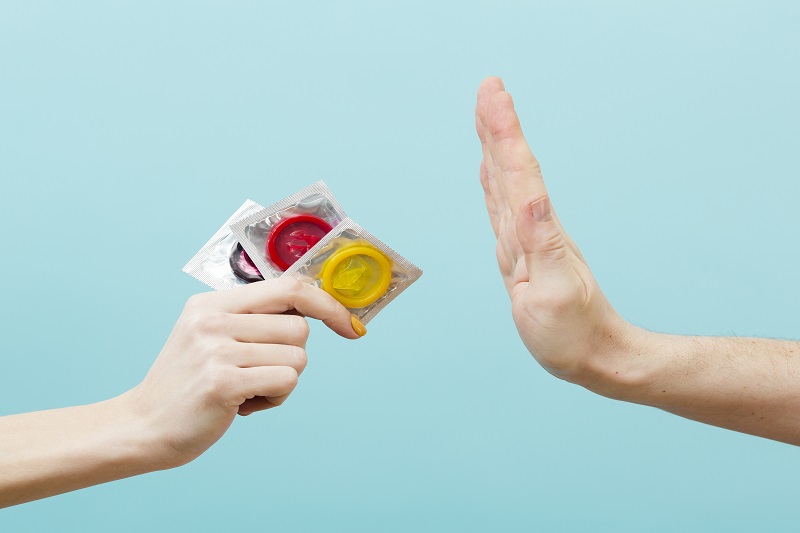 Quan hệ tình dục không sử dụng bao cao su có nguy cơ lây nhiễm sùi mào gà